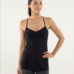 black lululemon tank top
